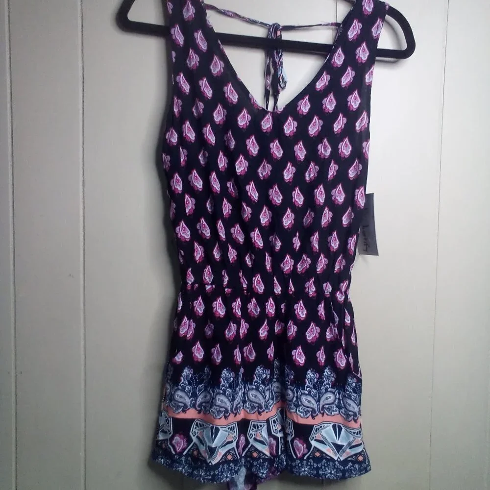J For Justify Romper Shorts XS Sleeveless Open Back Patterned